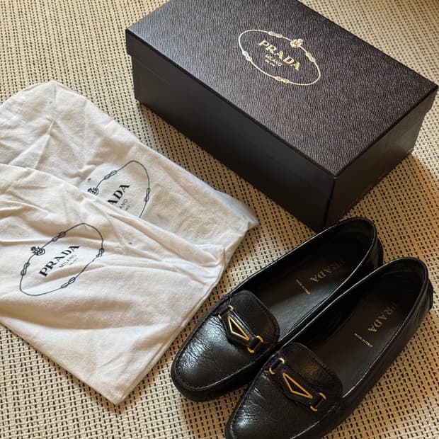 프라다 플랫 로퍼