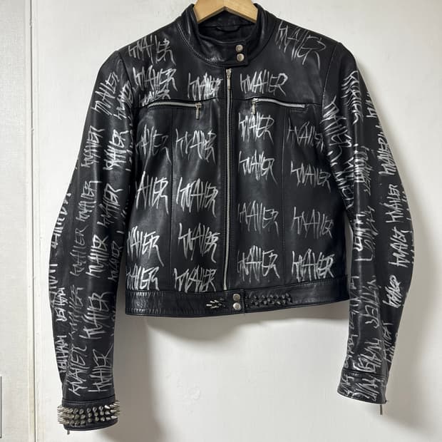 knall3r  로고 낙서 메탈스터드 락스피릿 크롭  레더 자켓