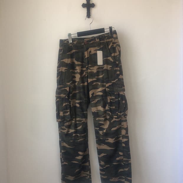 Camo pattern cago pants