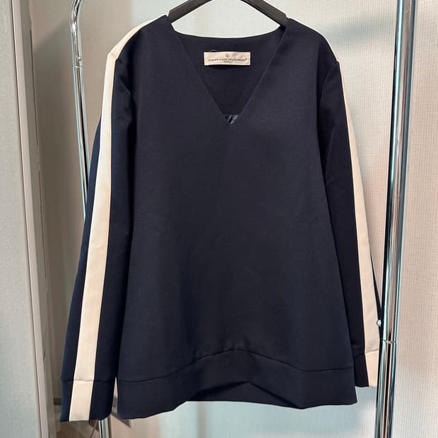 골든구스 네이비 배색 브이넥 맨투맨 S