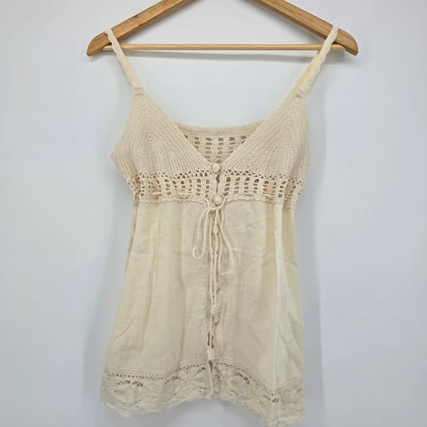 모리걸 아이보리 크로셰 레이스 끈 나시 블라우스