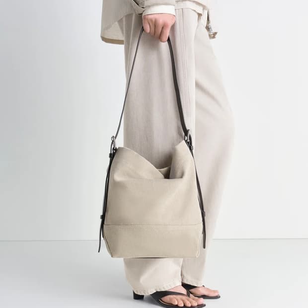 르메르 26ss 스몰 벨티드 토트백 /다크 린넨