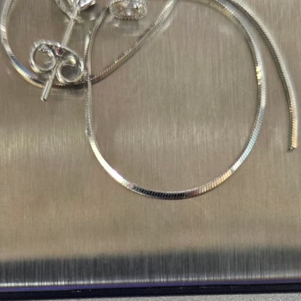 금값처분) 14k 화이트골드 롱 스네이크 체인 귀걸이 