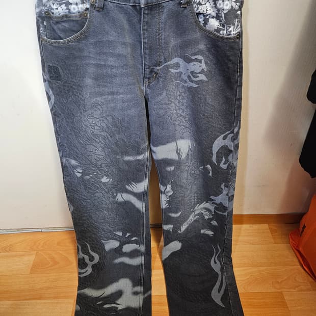 32) 카라쿠리 타마시이 흑룡 워싱 데님 팬츠