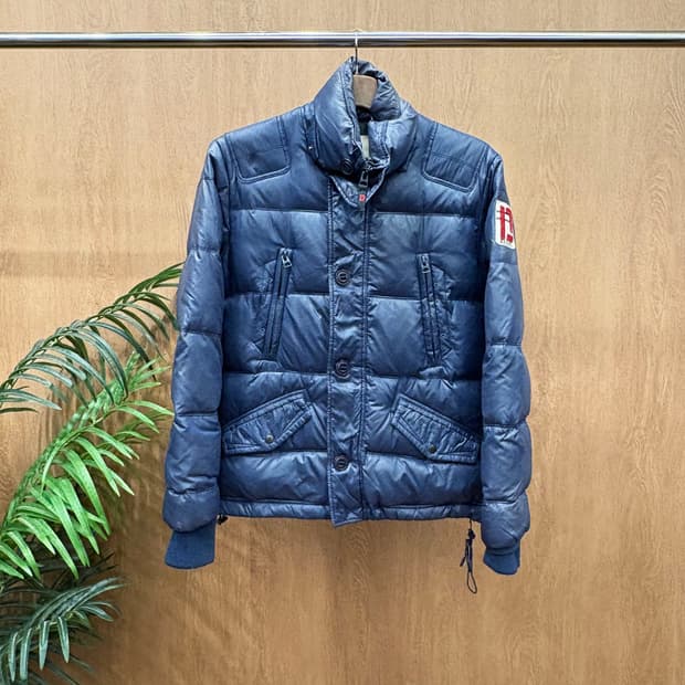 디젤 하이넥 나일론 퀄팅 패딩 점퍼 니트 시보리 로고 패치 디테일 블루