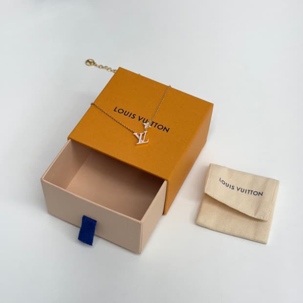 [1회 착용] 루이비통 에나멜 목걸이
