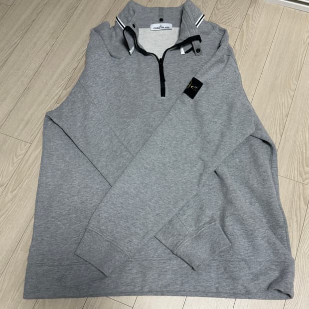 스톤아일랜드 반집업 맨투맨