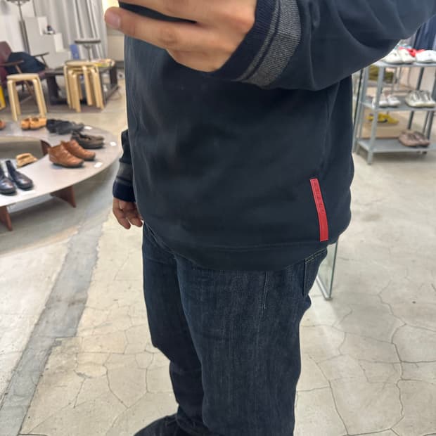 프라다 롱슬리브