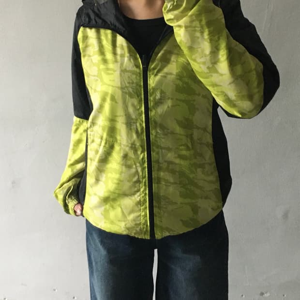 엄브로 바람막이