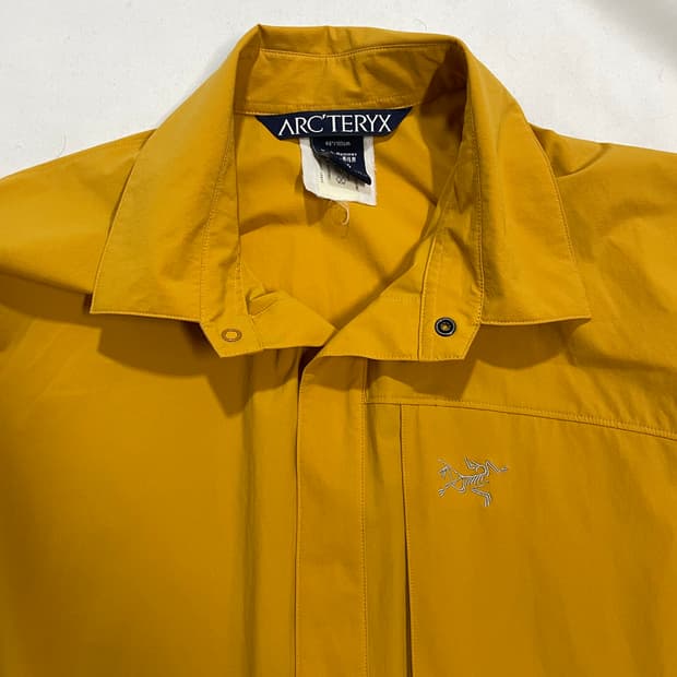 아크테릭스 구형 머스터드 나일론 오버 셔츠