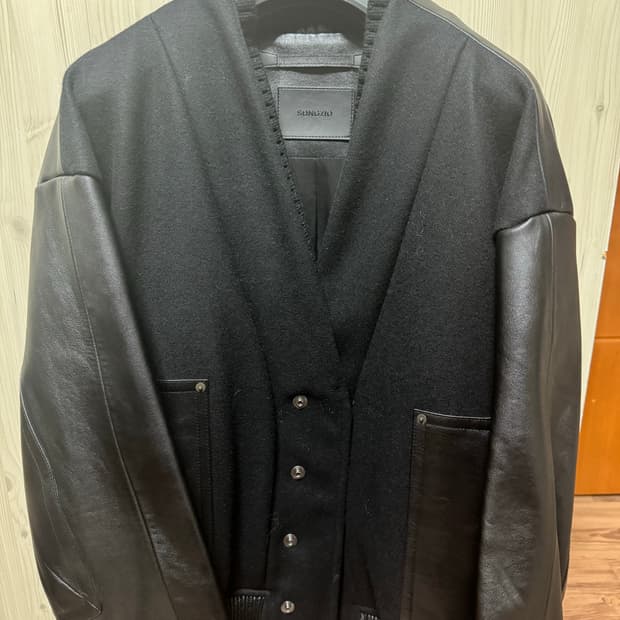 송지오 22fw 바시티 50 팝니다