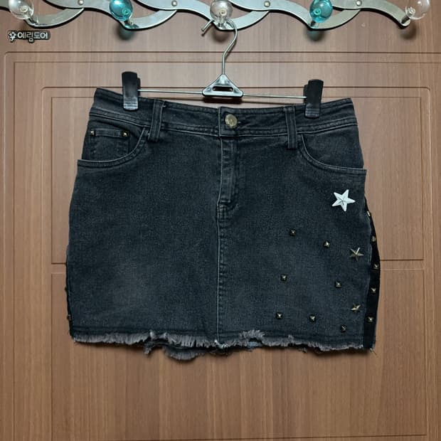 공겜여주 오네갸루 일본 빈티지 펑크 스터드 데미지 블랙 데님 미니스커트
