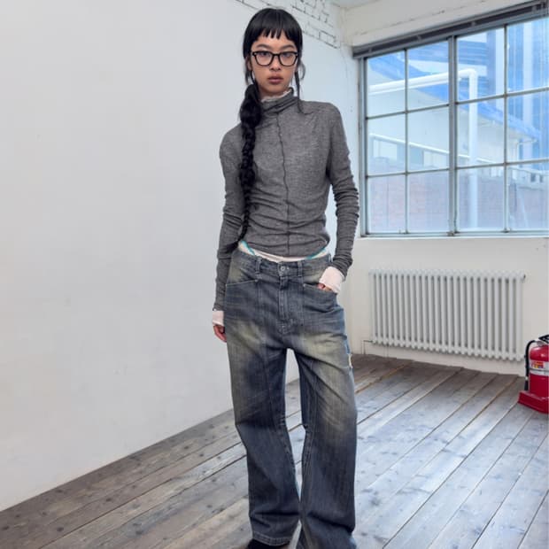 포르테나 CINCH BACK CURVED JEANS 판매합니다