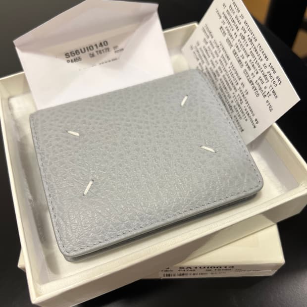 메종마르지엘라 반지갑 새상품 팝니다