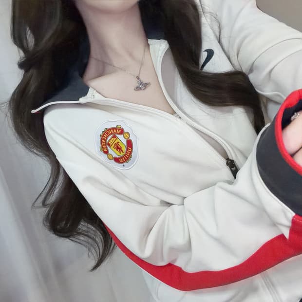 🐰나이키 화이트 맨유 유일 매물 빅로고 트랙탑 져지❤️