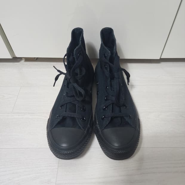 240 컨버스 척 테일러 올스타 하이 클래식 블랙 모노크롬 올블랙