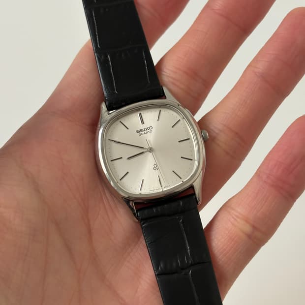 1980s Chariot Sunburst Dial Silver Quart