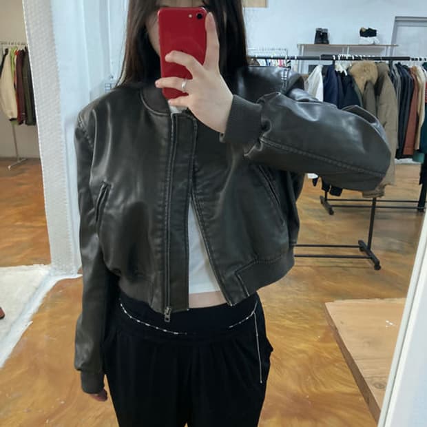 자라(Zara) 크롭 레더 봄버 재킷