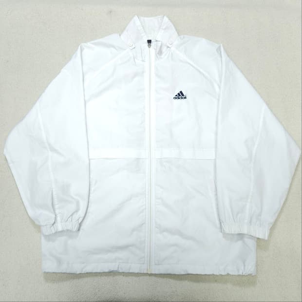 아디다스 화이트 빅로고 바람막이 105