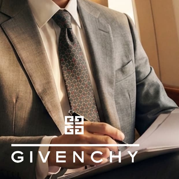 지방시 실크 네이비 자카드 패턴 넥타이 9.2cm A+~A등급 K2454