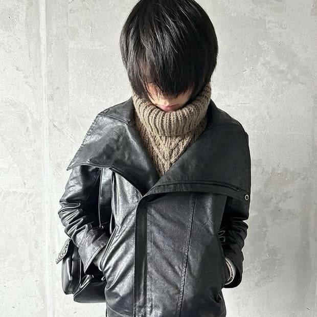 더솔로이스트 2017AW 울 반다나 넥워머 베이지컬러