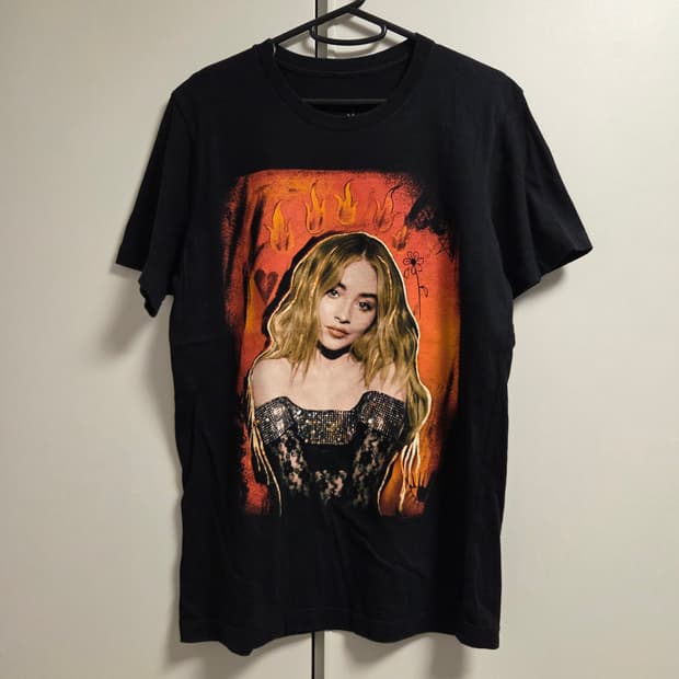 사브리나 카펜터 반팔 티셔츠 M-L