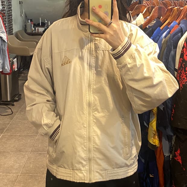 [NO.9] Adidas 베이지 바람막이