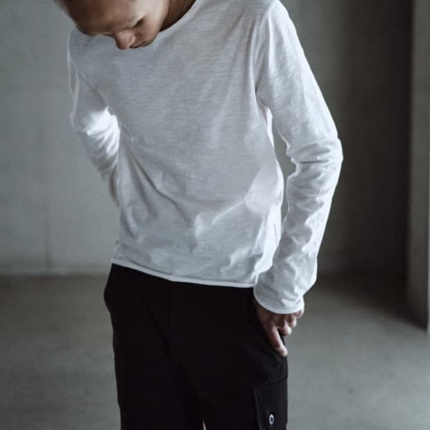 Mono Prive 텍스처드 롱슬리브 화이트 1사이즈