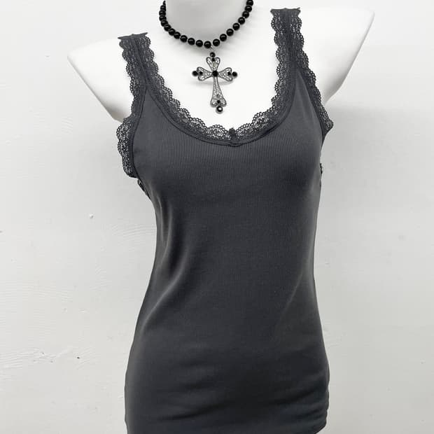 차콜 골지 레이스 탑