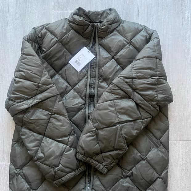 새상품 하이킹패트롤 패딩