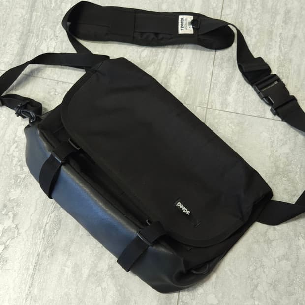 peeps 스 블랙 메신저 백 팔아요