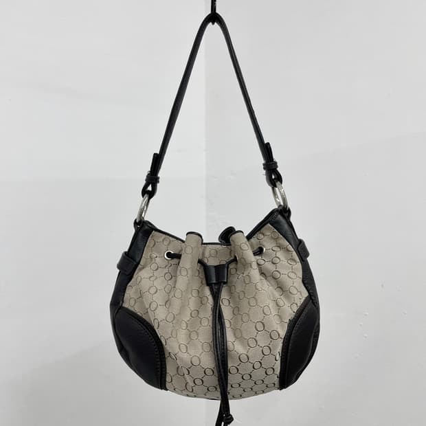 오로톤 모노그램 복조리 숄더백