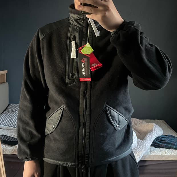 새상품(M)이스트로그x뉴발란스 후리스 자켓 블랙