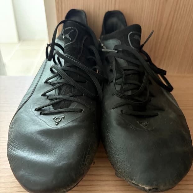 푸마 KING 검정 축구화