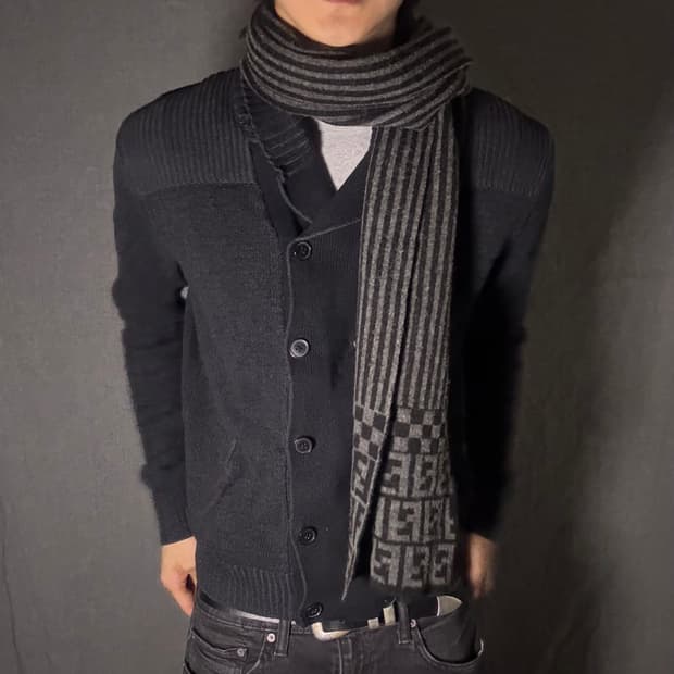 펜디 주카 스트라이프 머플러