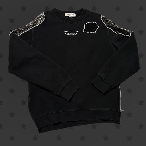 앤더슨벨 로제제 블랙 망사 포인트 밑 트윈 옆 지퍼 커스텀 블랙 맨투맨