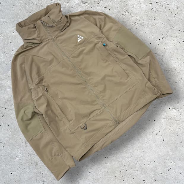 [L] 나이키 ACG 썬페어러 바람막이 자켓 베이지 A925