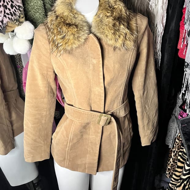 베이지 모리 라떼 오네갸루 퍼코트