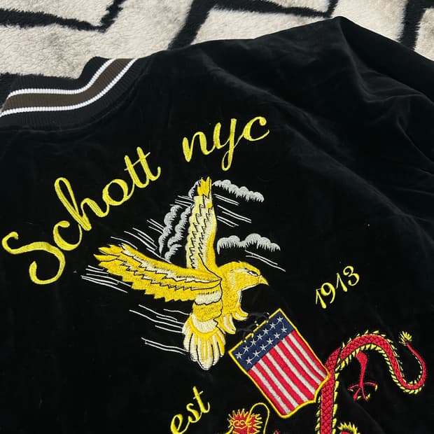 [XL]쇼트 수베니어 벨루어 자수 봄버 자켓/블랙