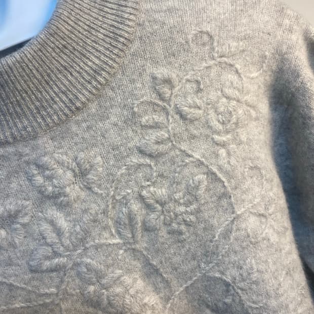 바뢰즈 도쿄 꽃무늬 자수 니트 스웨터 L