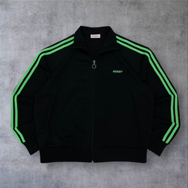 널디 스몰 로고 사이드 라인 블랙 트랙탑