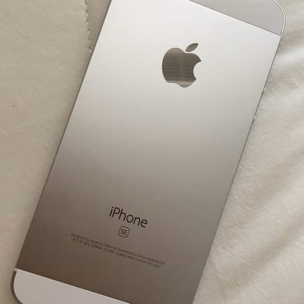 아이폰 se1 실버 128기가 풀박스
