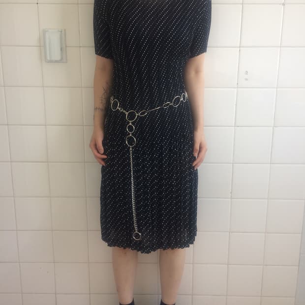 Dot pattern pleats onepiece