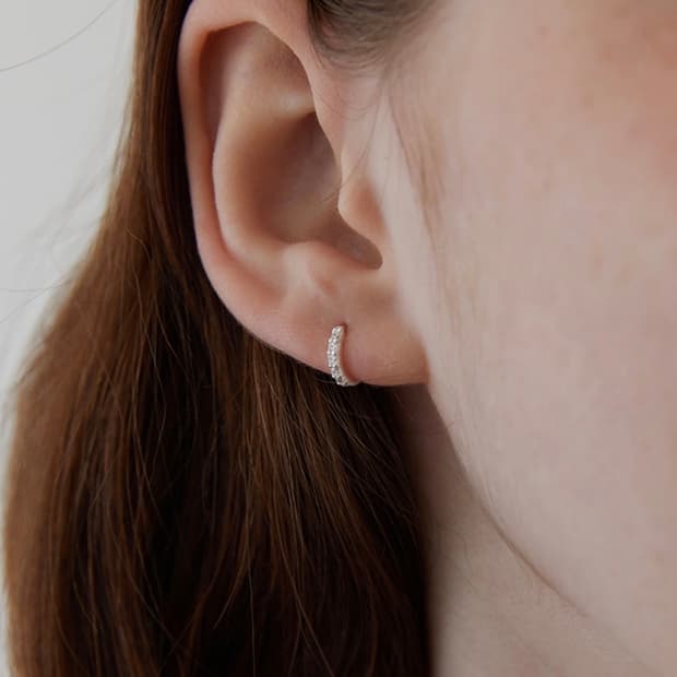 타티아나 크리스탈 후프 귀걸이 (사이즈 S)