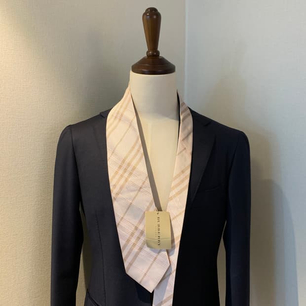 (미사용품) 택 달린 버버리(BURBERRY) 노바체크 신형 명품넥타이