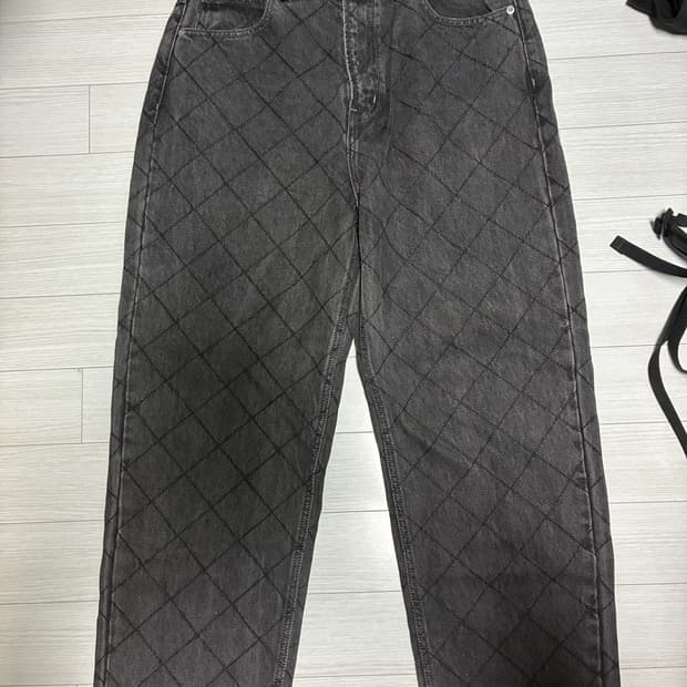 Yeseyesee 예스아이씨 네트 포켓 데님 팬츠