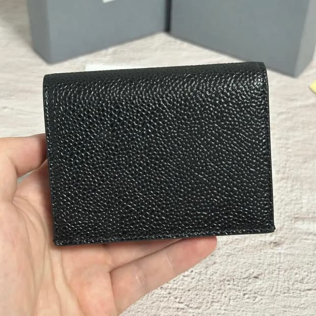 [미사용/새상품] 톰브라운 페블레더 삼선 카드지갑