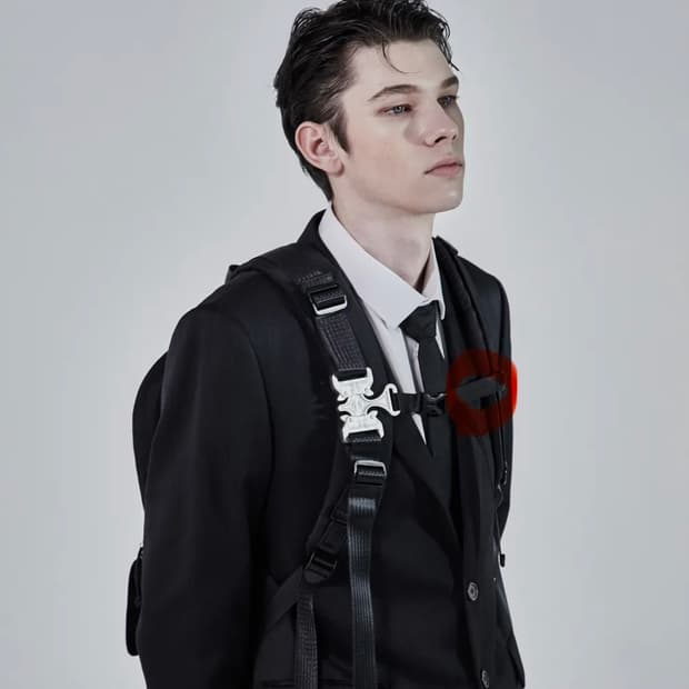 이우가마카라스 Crow Buckle 백팩 블랙