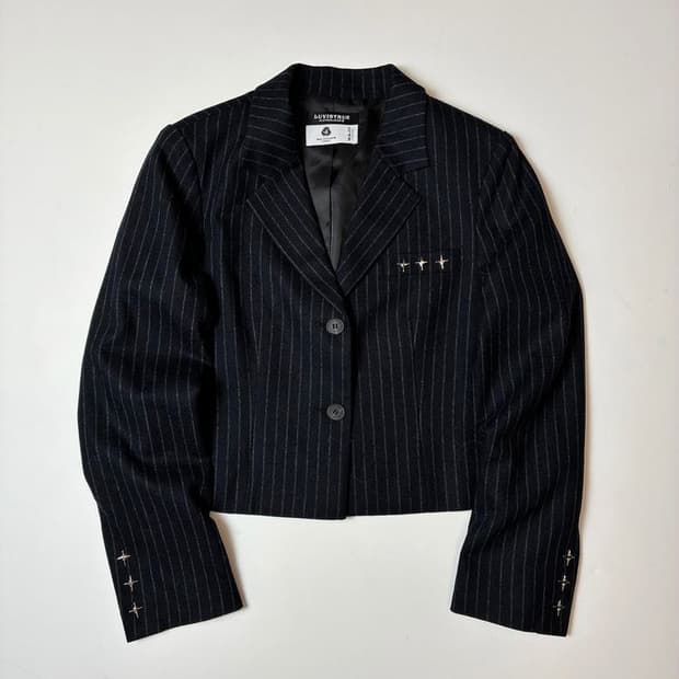 러브이즈트루 RIVET CROP 울 블레이저 자켓 PN8650