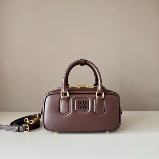 미우 미우 아르카디 레더 미니백